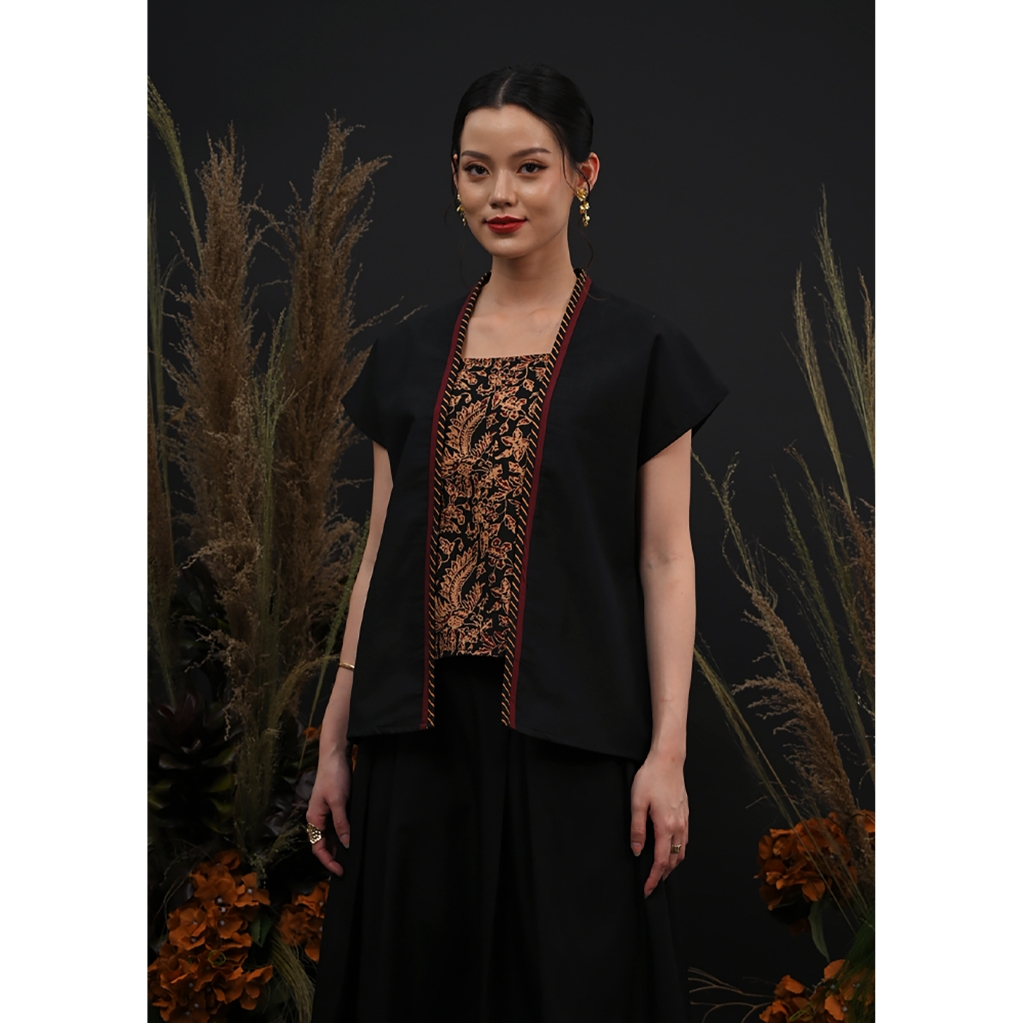 Foto Nona Rara Kebaya Dhini Sembagi Cirebon T6134