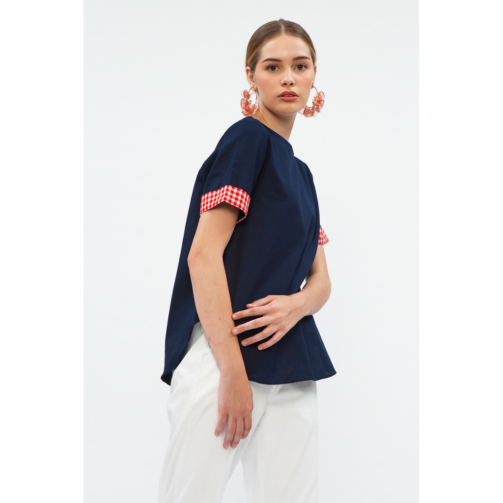 Foto MINIMAL Minimal Contrast Cuff Top Wanita R Dark Navy