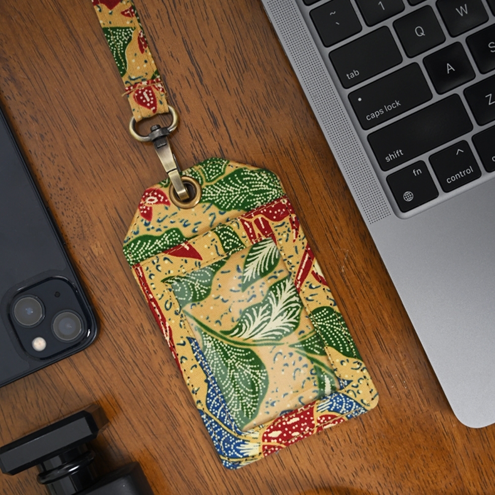Foto Nona Rara Lanyard ID Card Holder Batik Modern A0094