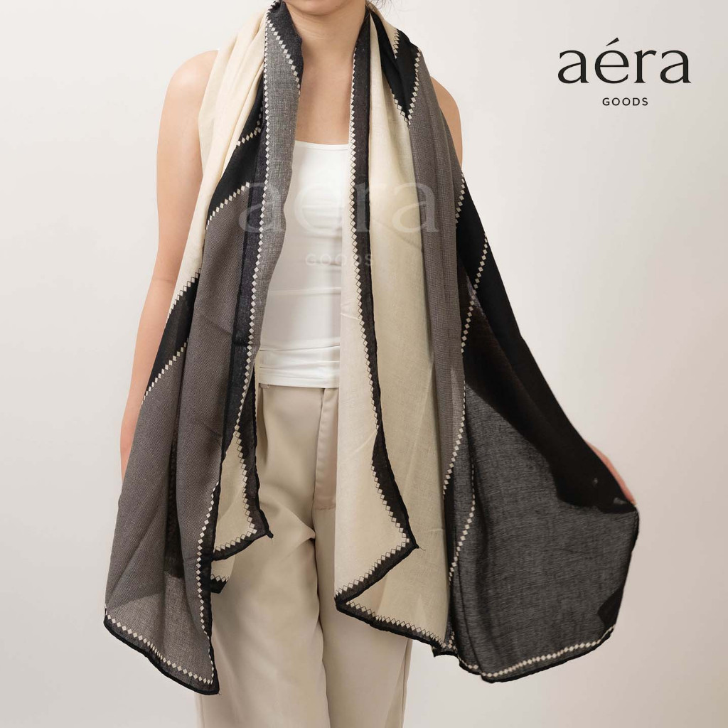 Foto AERA AERA Syal Motif Hitam Putih Pashmina Hijab Monochrome SYL